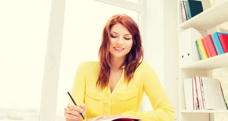 a student in nursing school studying