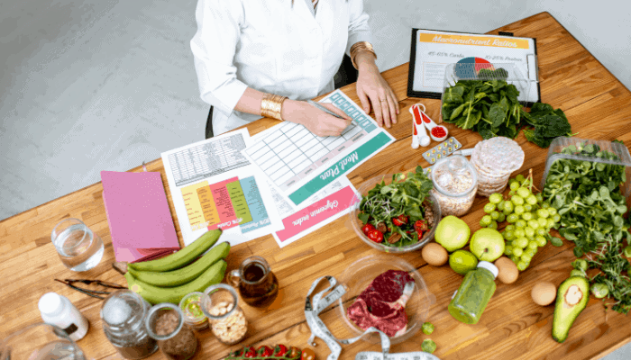 registered dietitian writing a report