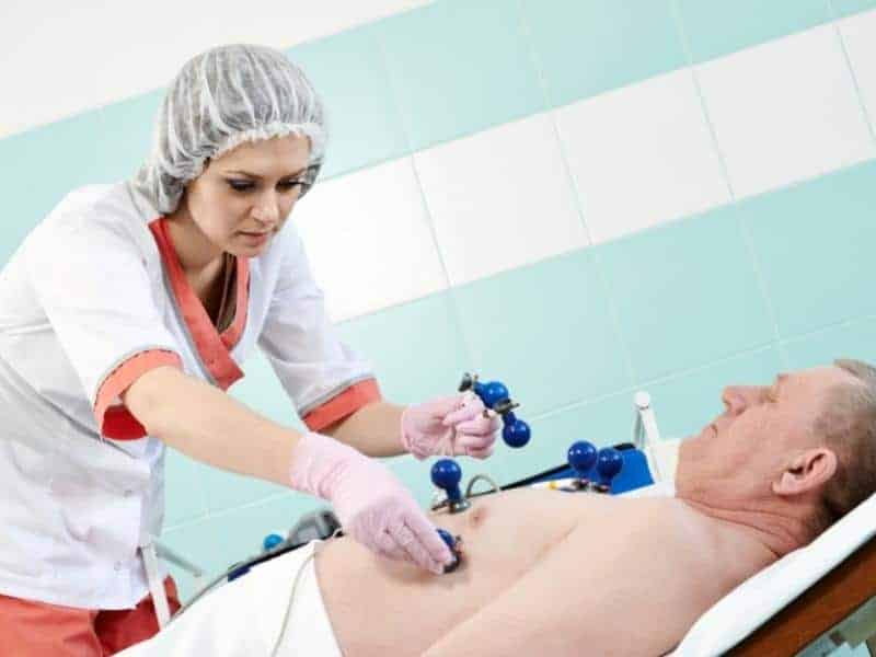medic nurse wit patient